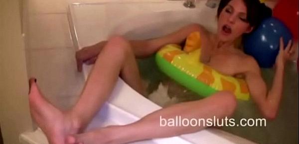  Looner Hum2e98ps Inflatable Toy in Pool to Orgasm